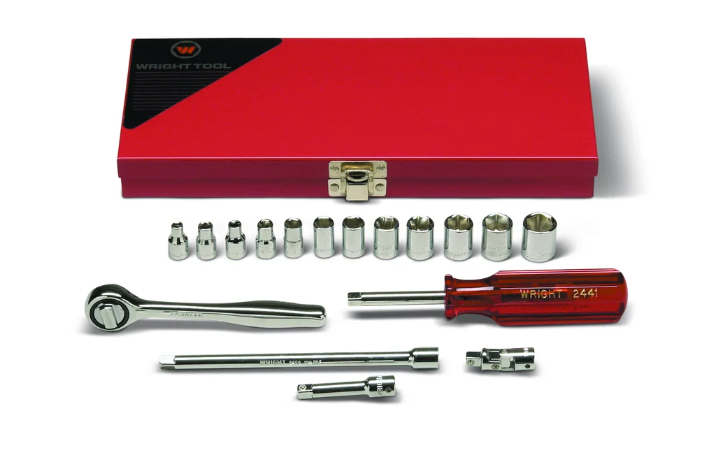 1/4″ Drive 17 Piece Metal Boxed Set – 6 Point Standard Metric Sockets, 4mm – 14mm, Ratchet, Spinner, Universal, 2″, 6″ Extensions